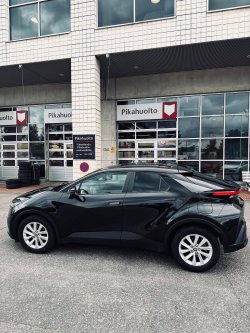 Yhteistyössä @toyotakaivoksela kanssa 🏎️ Auto kävi vuosihuollossa ja pesulla eikä kerenny ...