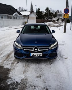 Vähän ajettu Mercedes-Benz C200 4Matic odottaa varastossa uutta omistajaansa😏

Tule tutu...