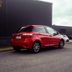 Upea Toyota Yaris harvinaisella punaisella ulkovärillä, tule tutustumaan❤️

Kaupallinen ...