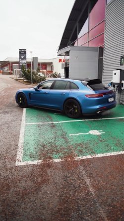 Porsche Panamera 4 Sport Turismo nyt meillä varastossa😍. Tule tutustumaan autoon meidän ...