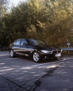 Tästä tulevaan talveen neliveto bemari🖤

Bmw 320i xDrive
- Xenon ajovalot
- Lämmitettävät ...