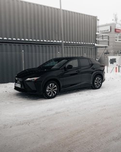 Uutta vastaava Lexus RZ 450e AWD Executive saapui meille myyntiin🤩

Varusteita:
- 1 omista...