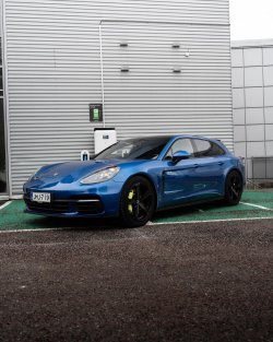 Porsche Panamera 4 Sport Turismo nyt meillä varastossa😍. Tule tutustumaan autoon meidän ...