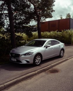 Suosittu perhesedan Mazda 6 Skyactive meillä varastossa.

Varusteita:
- Parkkitutkat
- Pe...